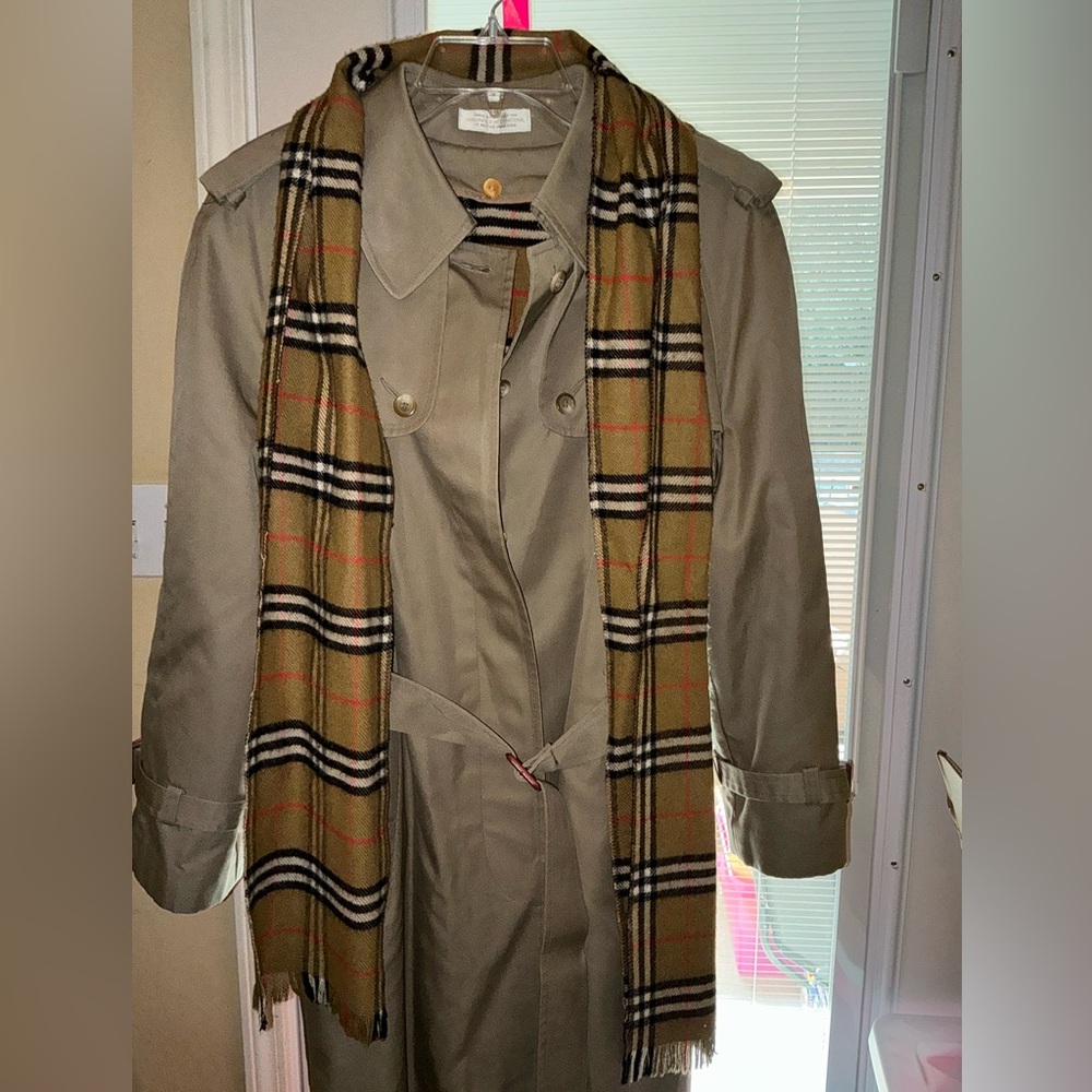 Forecaster of Boston VINTAGE Ladies Trench Coat & Scarf Size 13/14